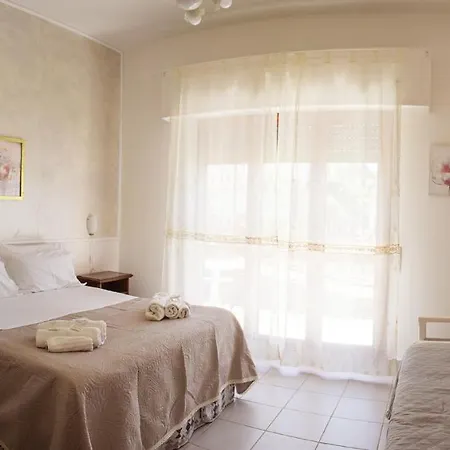 Sarina 3* Pollica