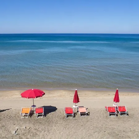 Sarina Hotel
