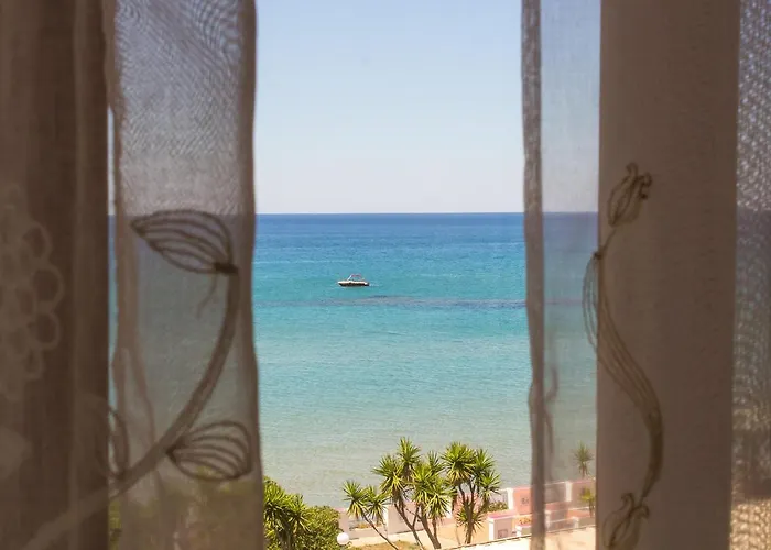 Sarina Hotel 3*