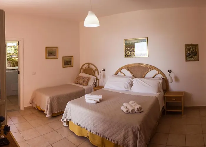 Sarina Hotel 3*